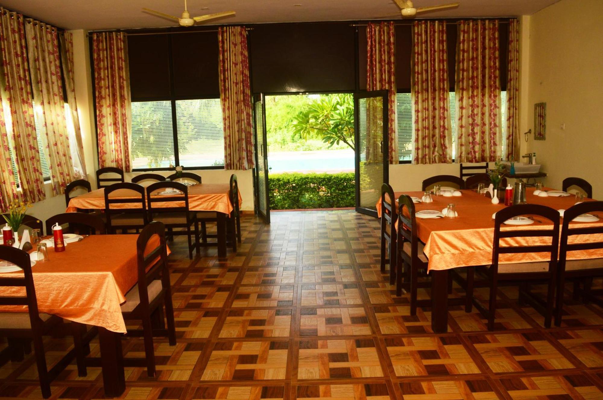 Motibagh Hotel Савай Мадхопур Екстериор снимка