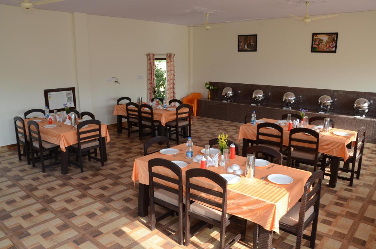 Motibagh Hotel Савай Мадхопур Екстериор снимка